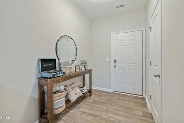 a view of a livingroom with furniture