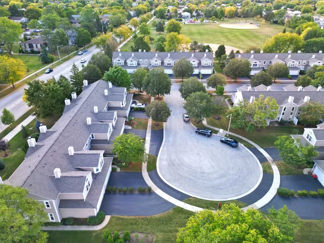 $365,000 | 730 Hamilton Court, Schaumburg, IL 60107