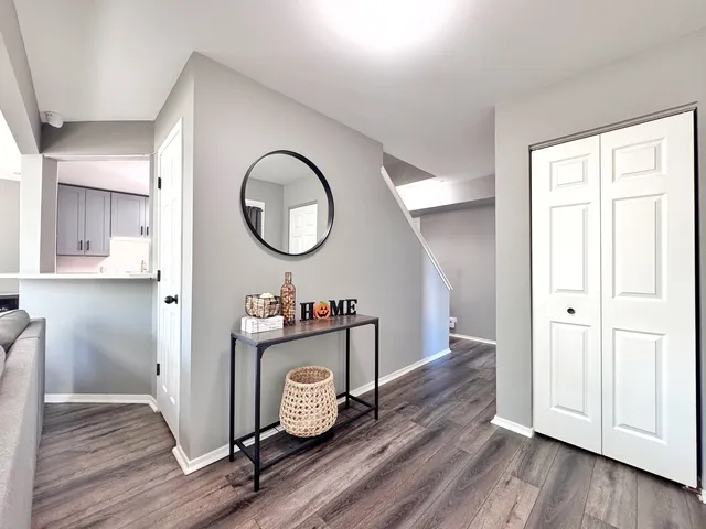 $365,000 | 730 Hamilton Court, Schaumburg, IL 60107