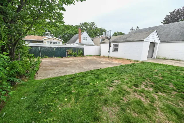 $849,000 | 85-23 264th Street | Floral Park