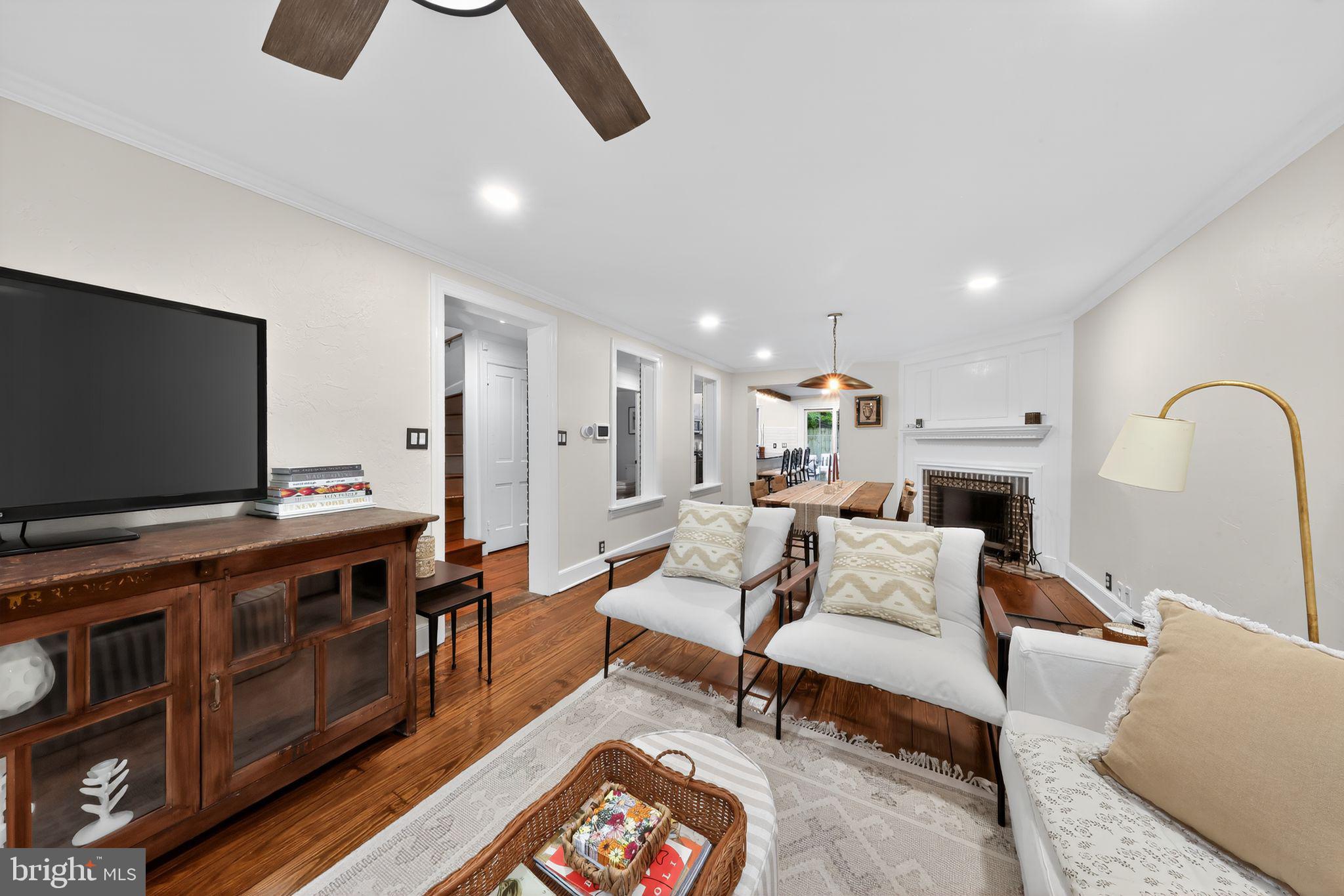 10 Rockford Road Wilmington, DE 19806 - Photo 6 of 30 a living room with furniture and a flat screen tv