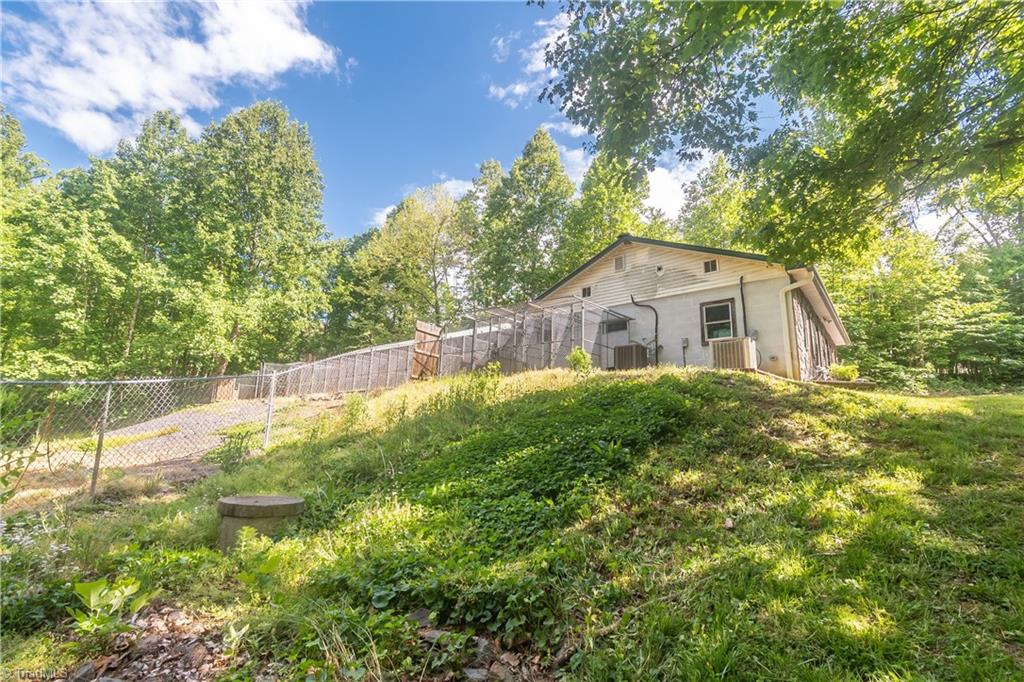 609 John Scott Road Pinnacle, NC 27043 - Photo 8 of 20