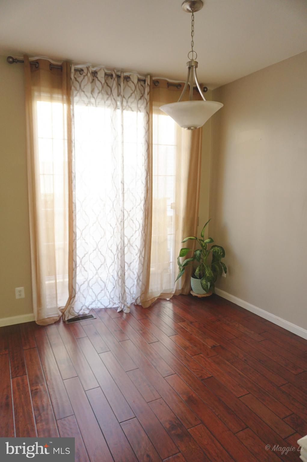 6004 Lincolnia Road Alexandria, VA 22312 - Photo 9 of 17 Dining Room