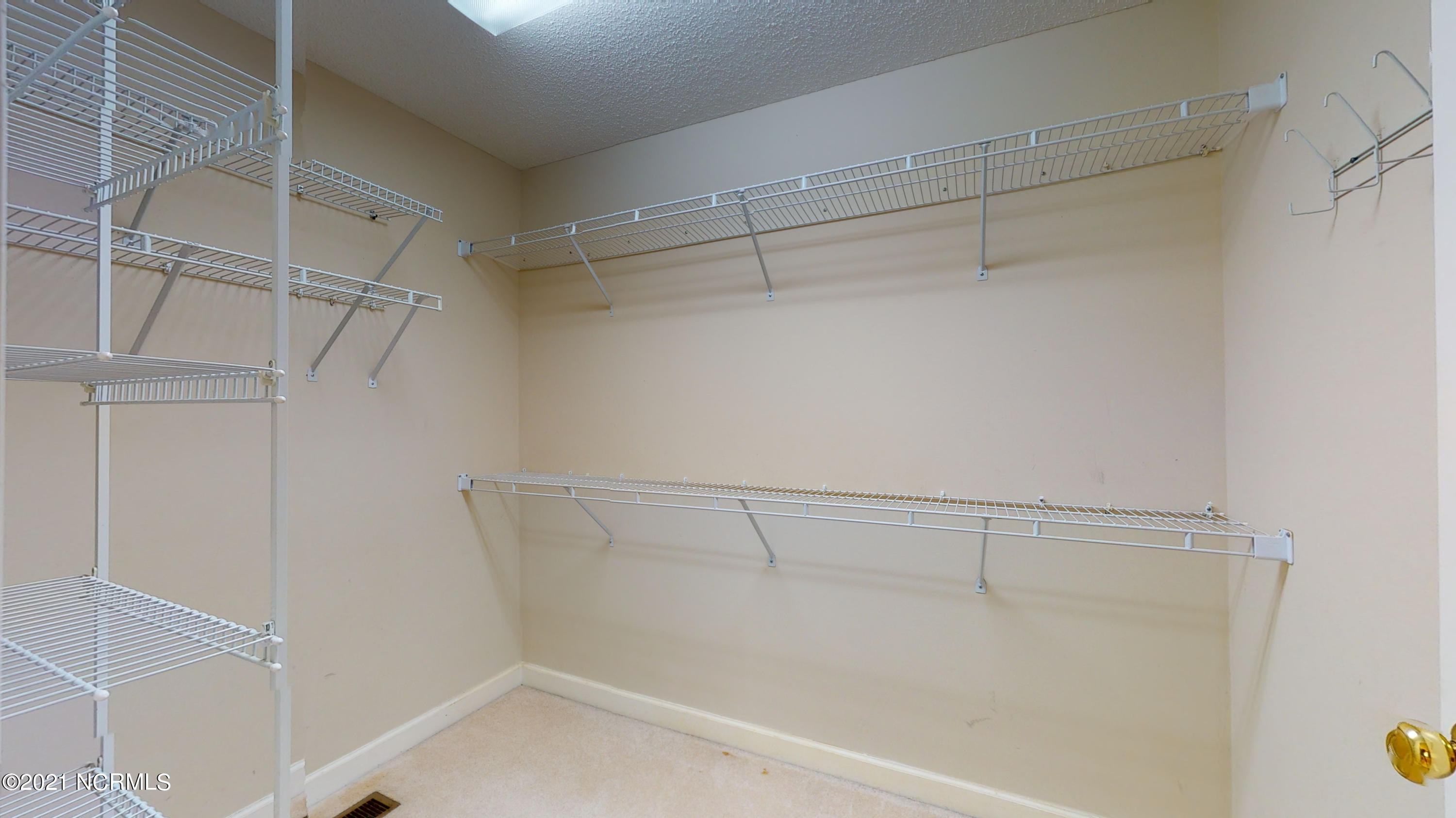 204 Culpeper Road New Bern, NC 28562 - Photo 28 of 47 204 Culpeper Rd-37