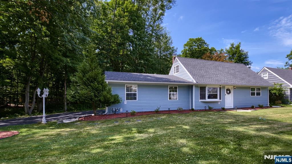 28 Ferndale Road Wayne, NJ 07470 - Photo 2 of 35