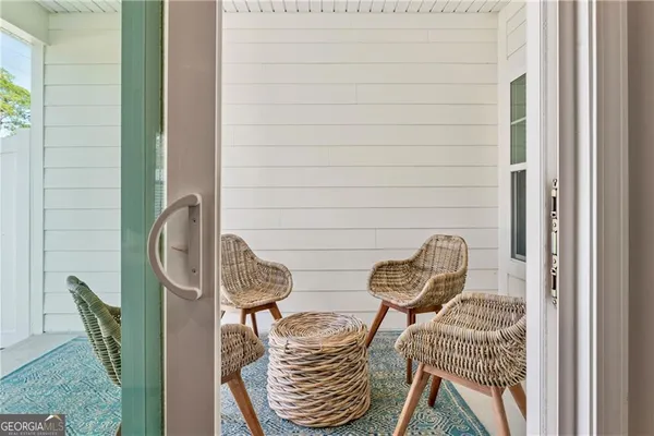 a view of entryway with elevator