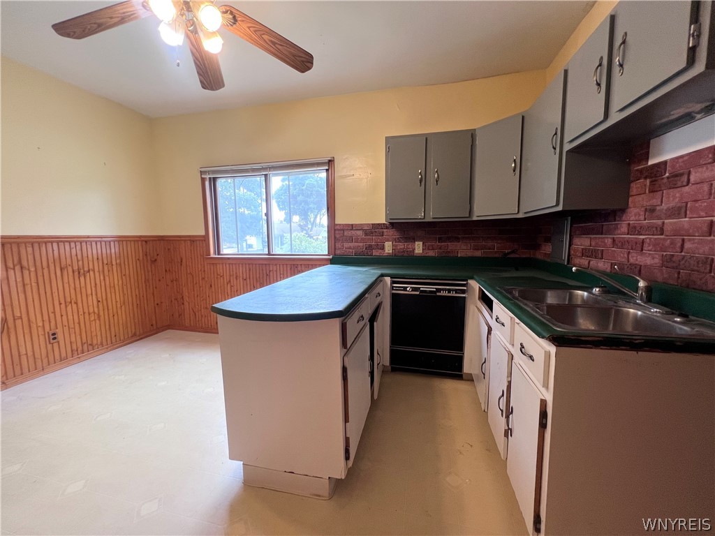 199 Potters Road Buffalo, NY 14220 - Photo 9 of 31 Kitchen