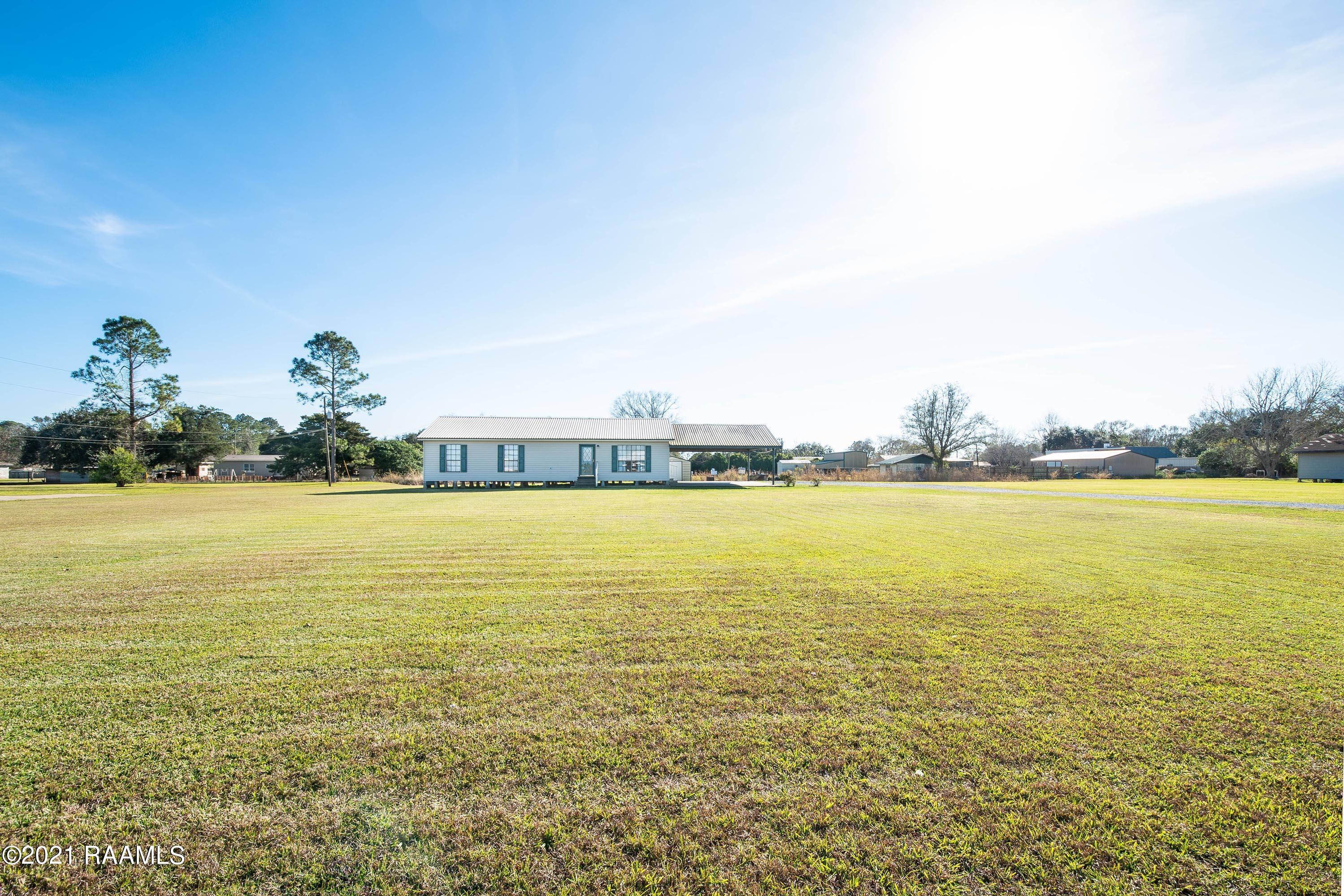 5512 Smith Road New Iberia, LA 70560 - Photo 1 of 14 2_Outside Front-1 (15)