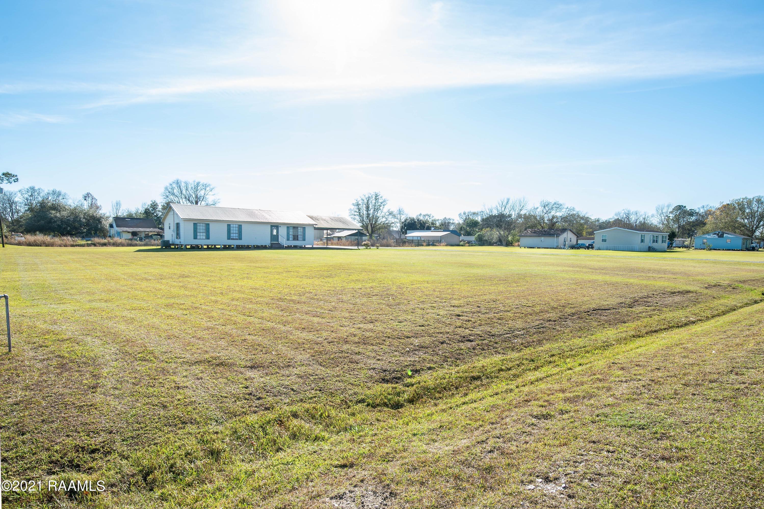 5512 Smith Road New Iberia, LA 70560 - Photo 2 of 14 3_Outside Front-1 (13)