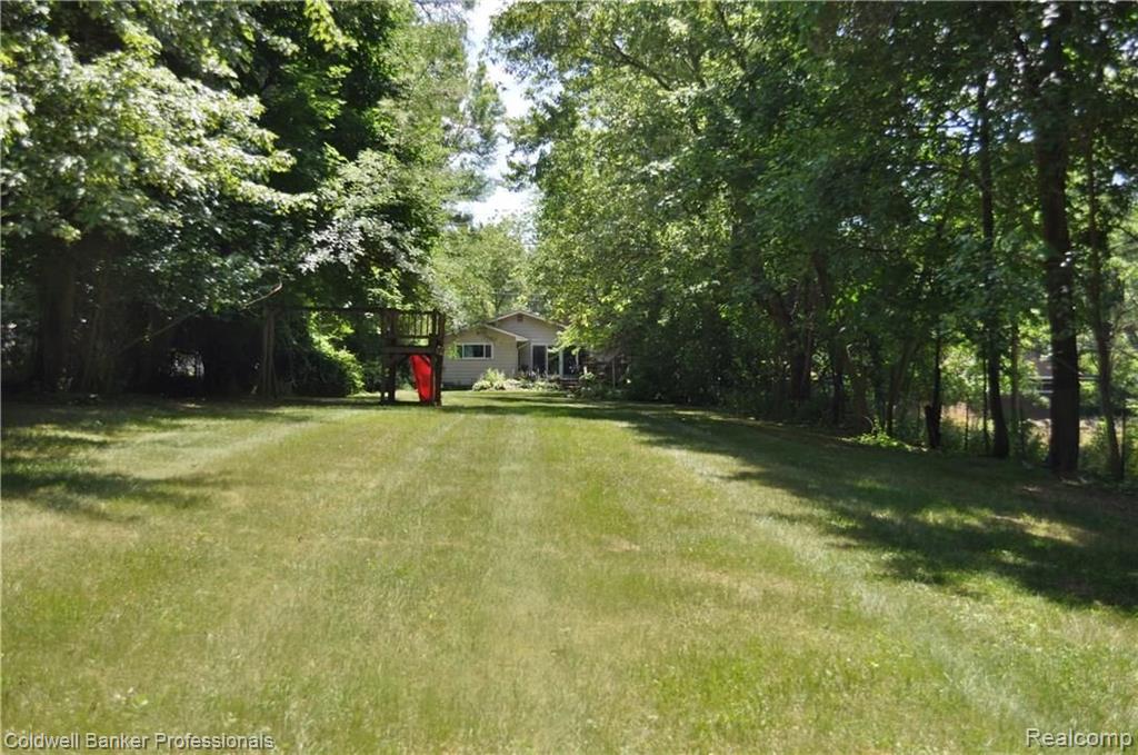 295 Red Oak Lane Rochester Hills, MI 48307 - Photo 11 of 39