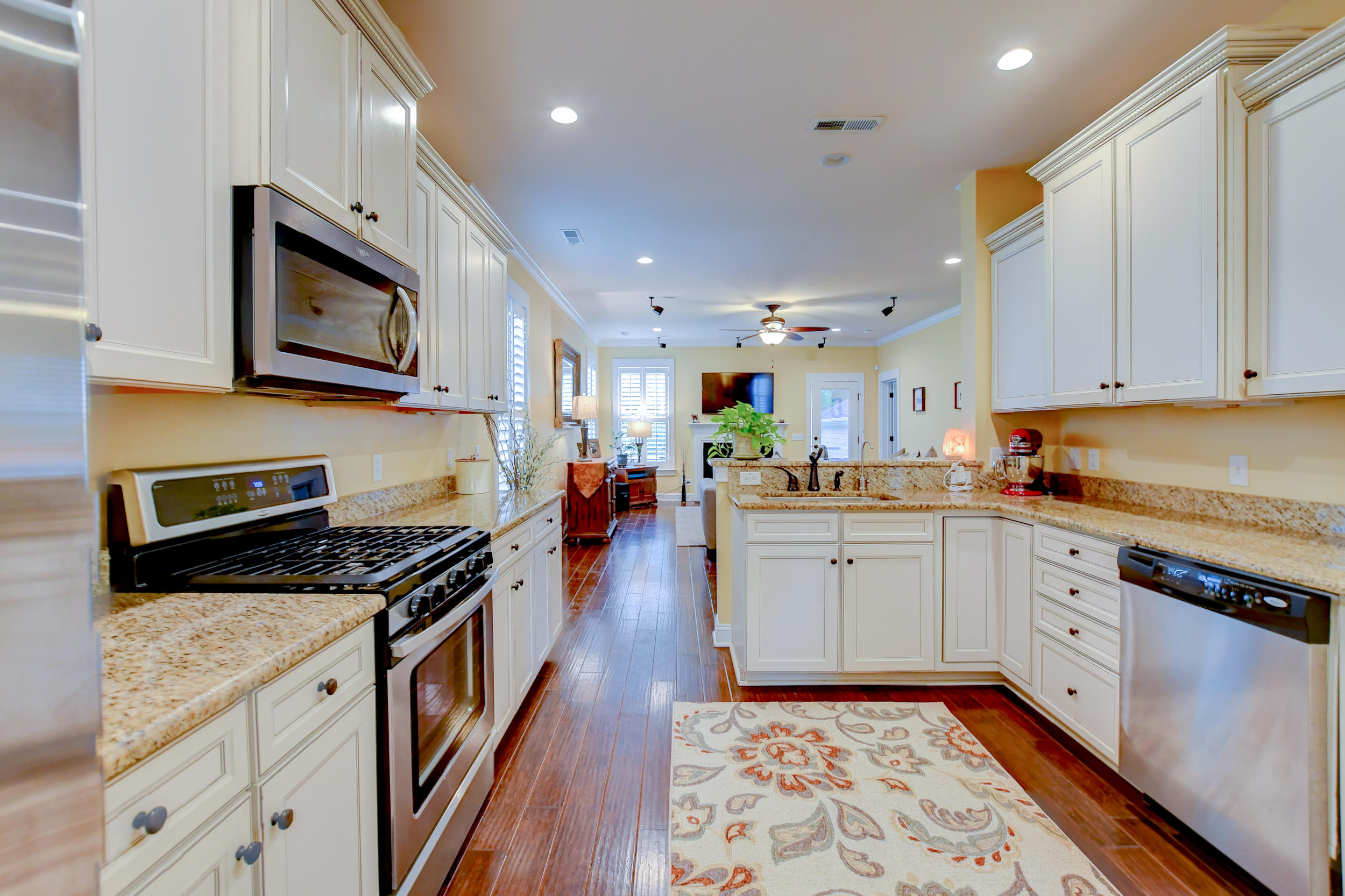 2556 Rutherford Way Charleston, SC 29414 - Photo 5 of 51 DSC_6407_8_9