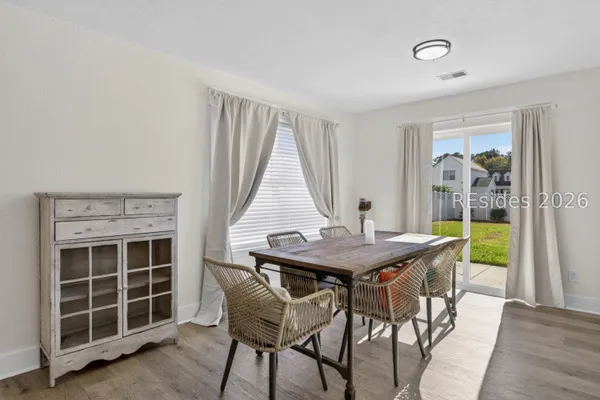 $2,800 | 225 University Parkway, Bluffton, SC 29909