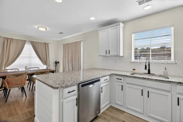 $2,800 | 225 University Parkway, Bluffton, SC 29909