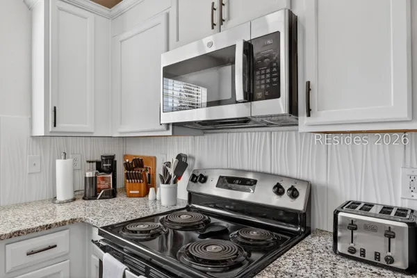 $2,800 | 225 University Parkway, Bluffton, SC 29909