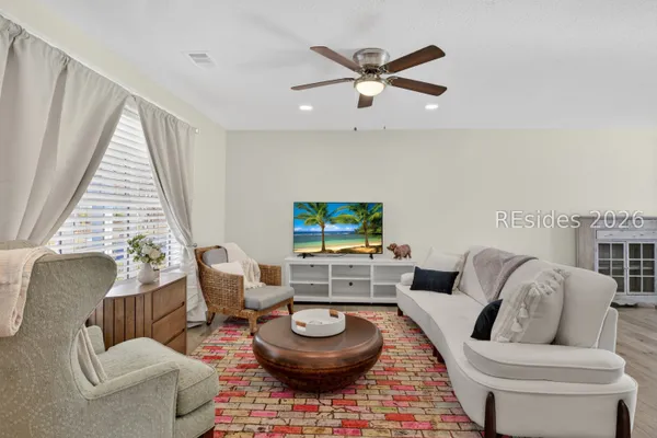 $2,800 | 225 University Parkway, Bluffton, SC 29909