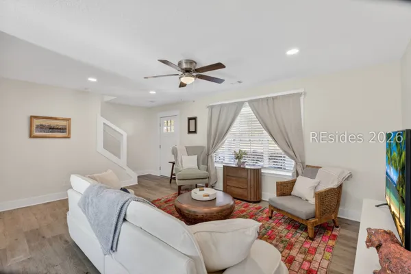 $2,800 | 225 University Parkway, Bluffton, SC 29909