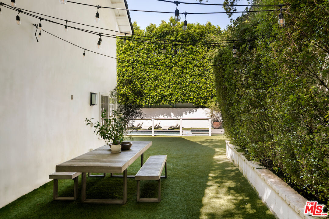 2572 Hutton Drive Beverly Hills, CA 90210 - Photo 33 of 40