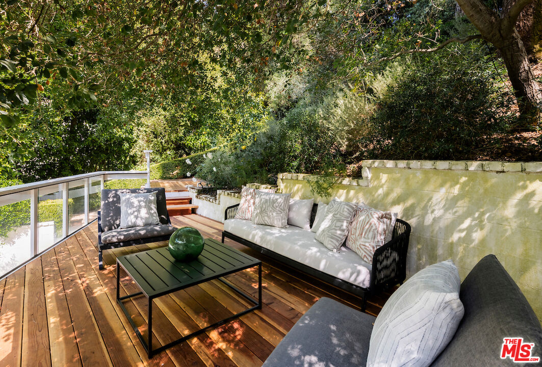 2572 Hutton Drive Beverly Hills, CA 90210 - Photo 38 of 40