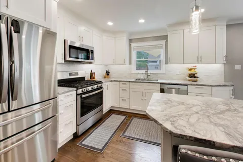 $699,000 | 836 South Ashland Avenue, La Grange, IL 60525