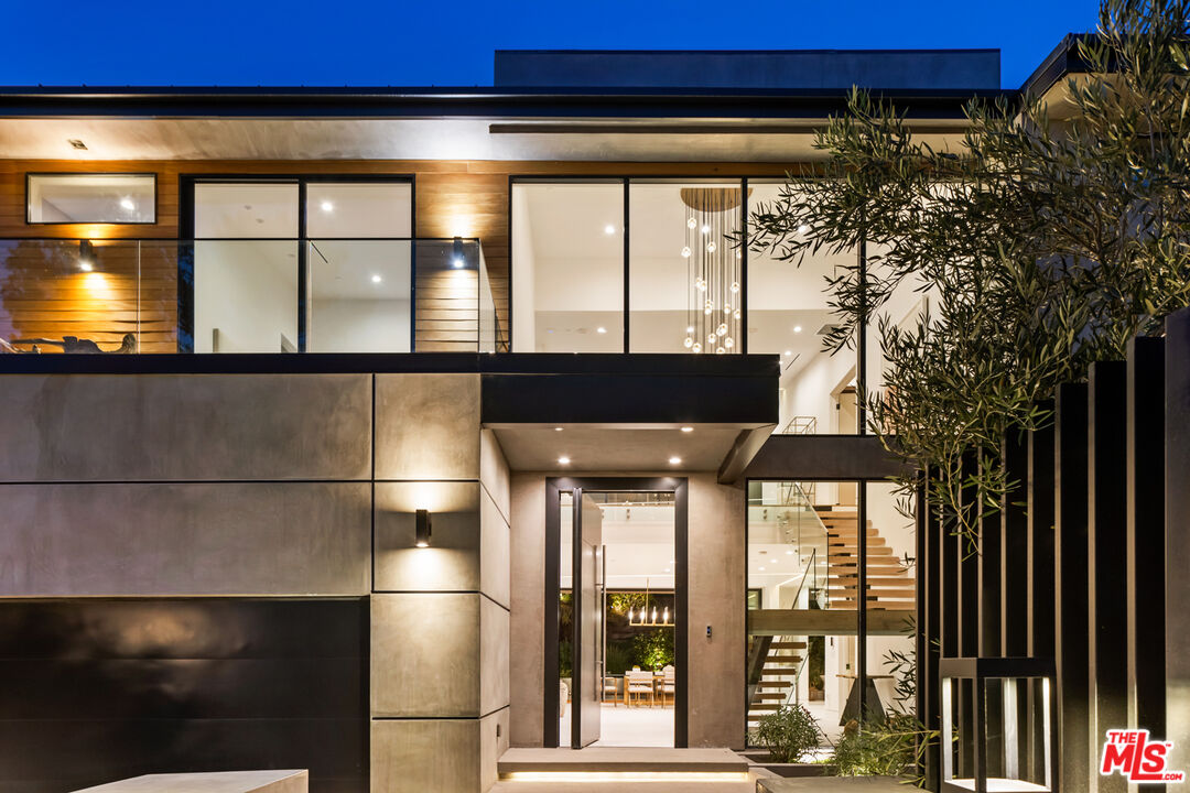 2814 Roscomare Road Los Angeles, CA 90077 - Photo 32 of 35 a view of empty room with a window