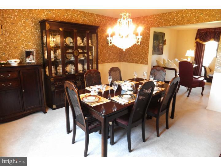 165 Spring Flower Court Huntingdon Valley, PA 19006 - Photo 6 of 24 Dining Room