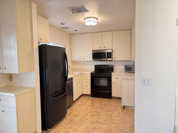 $2,500 | 48728 Desert Flower Drive, Palm Desert, CA 92260