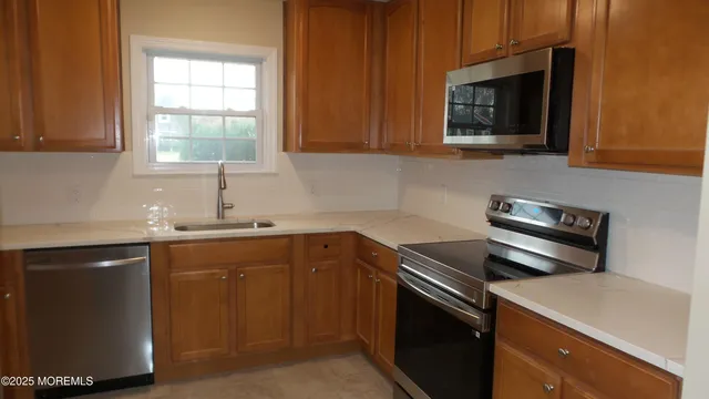 $2,600 | 2 Briar Mills Drive, Brick, NJ 08724