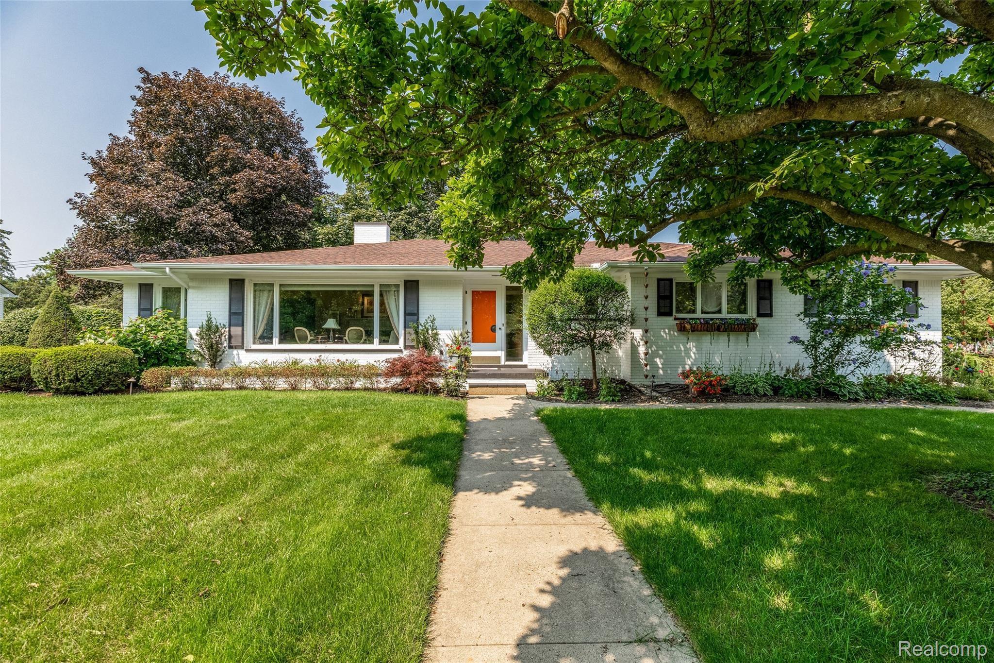 1028 Bower Street Howell, MI 48843 - Photo 1 of 35 1.Front