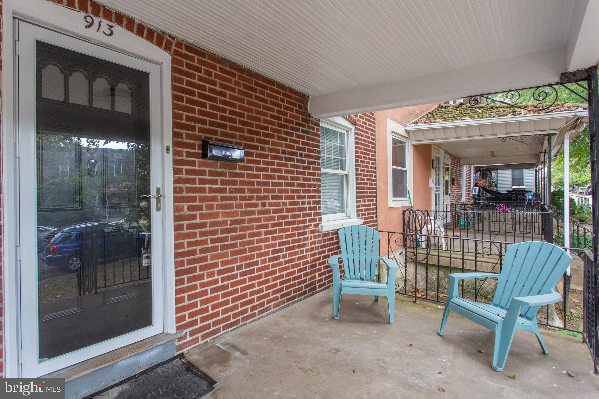 913 Kenmore Road Philadelphia, PA 19151 - Photo 3 of 27 Covered front porch