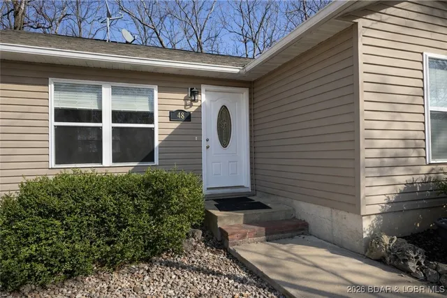 $279,900 | 48 Warner Lane, Lake Ozark, MO 65049