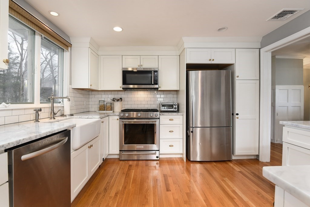 8 Erik Road Medfield, MA 02052 - Photo 12 of 33 Gallery Image 12