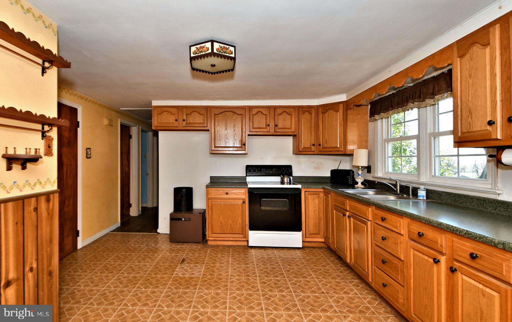 184 Church Road Chalfont, PA 18914 - Photo 8 of 32