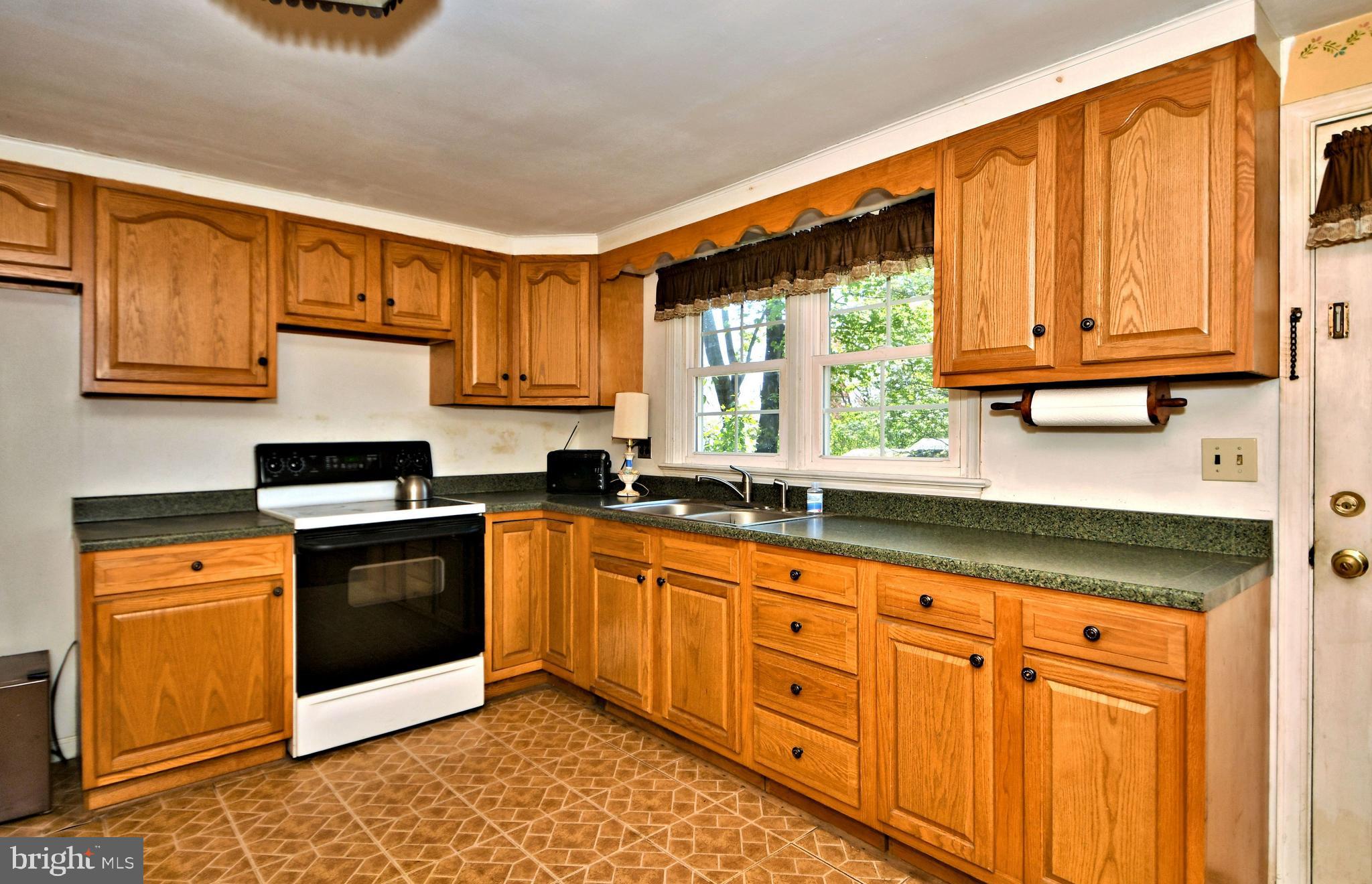 184 Church Road Chalfont, PA 18914 - Photo 9 of 32