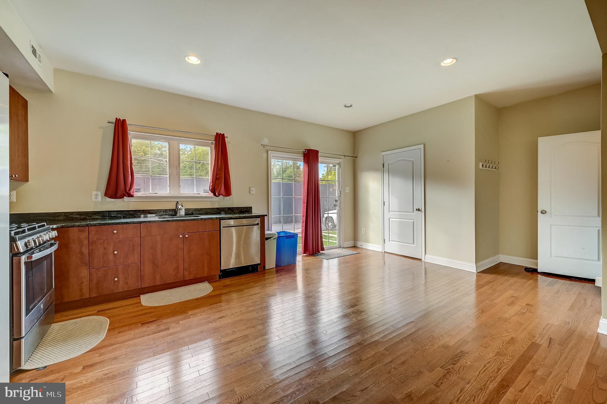 656 North 8th Street Philadelphia, PA 19123 - Photo 18 of 42