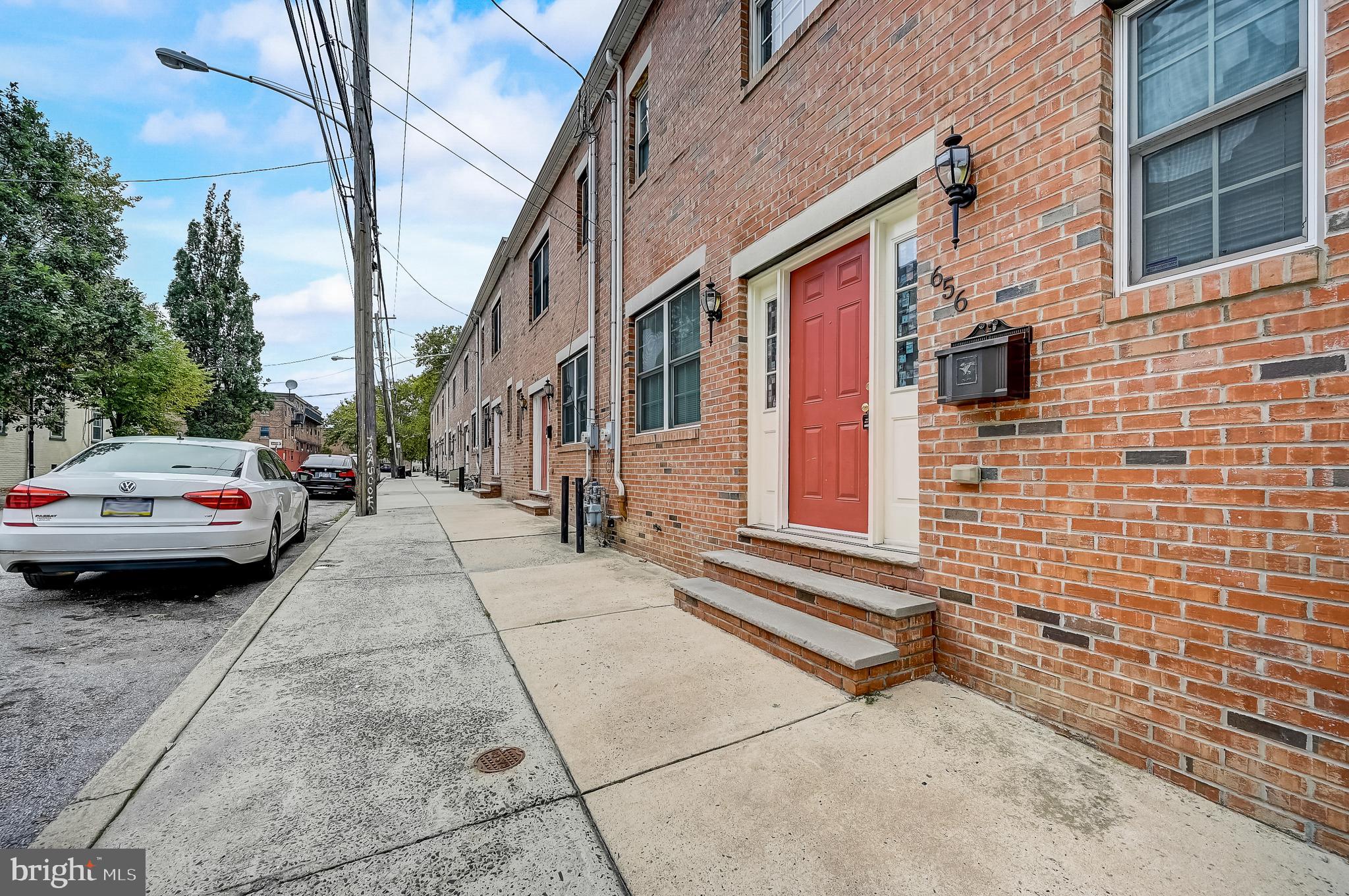 656 North 8th Street Philadelphia, PA 19123 - Photo 6 of 42