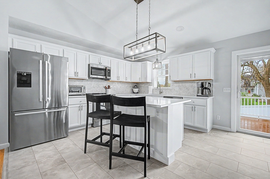 7 Cadman Street Worcester, MA 01604 - Photo 5 of 42
