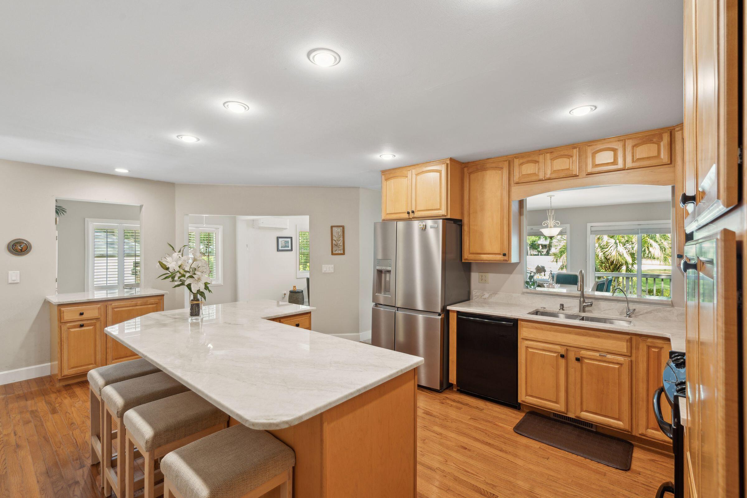 1018 Casseque Province Mount Pleasant, SC 29464 - Photo 6 of 38 1018CassequeProvince-KeenEyeMarketing-01