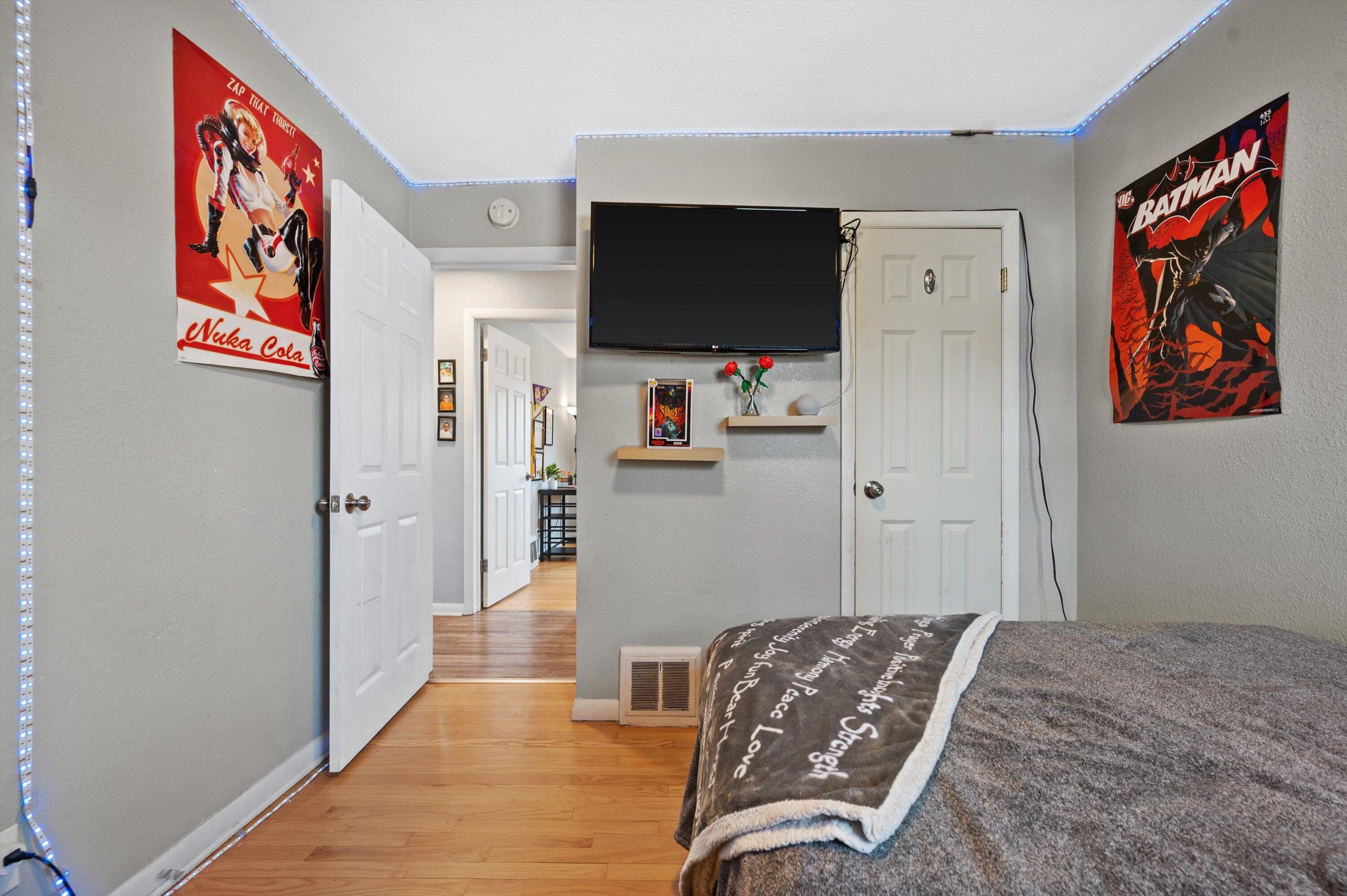 2744 South 71st Street Milwaukee, WI 53219 - Photo 17 of 23 08-DSC0566