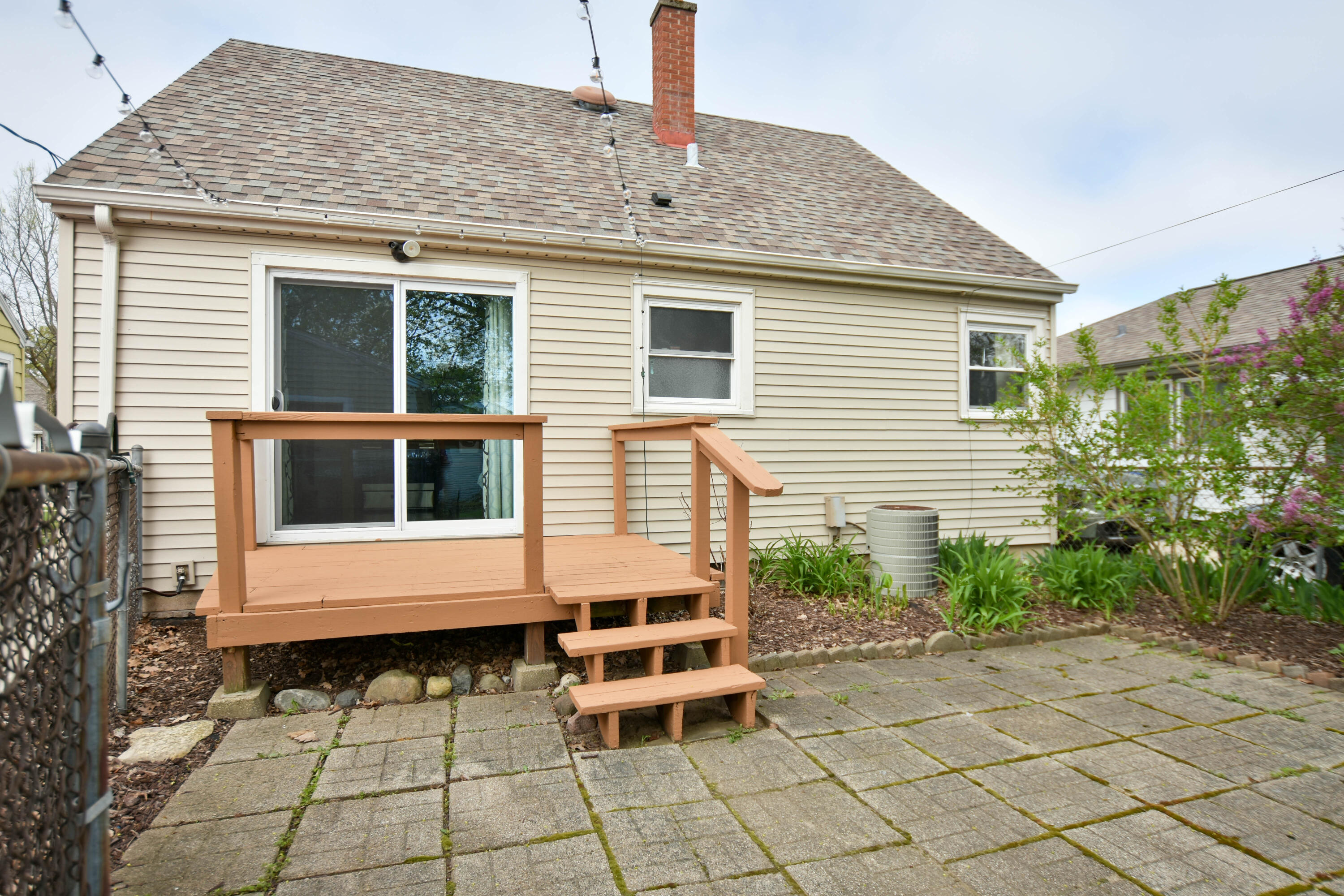 2744 South 71st Street Milwaukee, WI 53219 - Photo 21 of 23 Deck