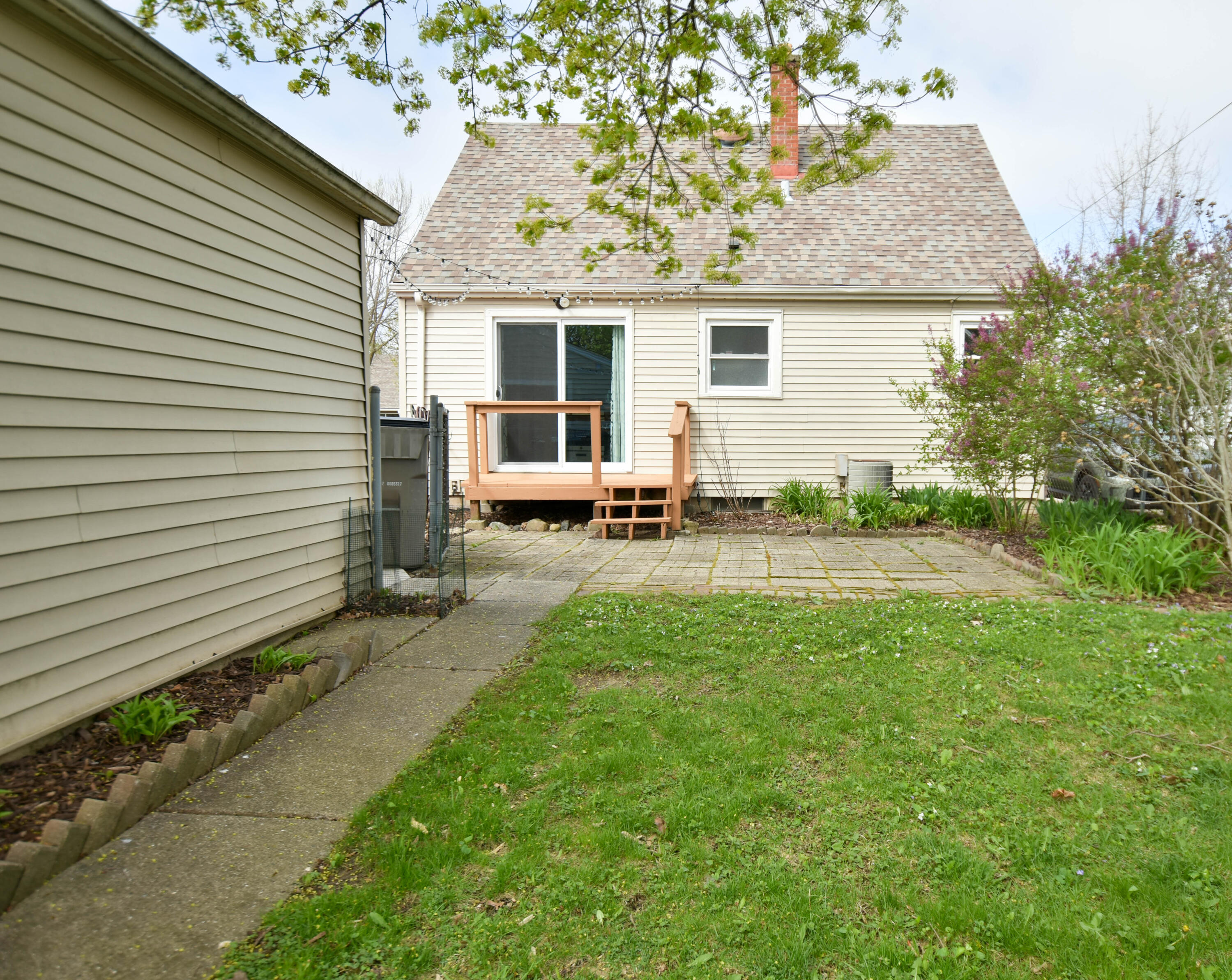 2744 South 71st Street Milwaukee, WI 53219 - Photo 3 of 23 Yard