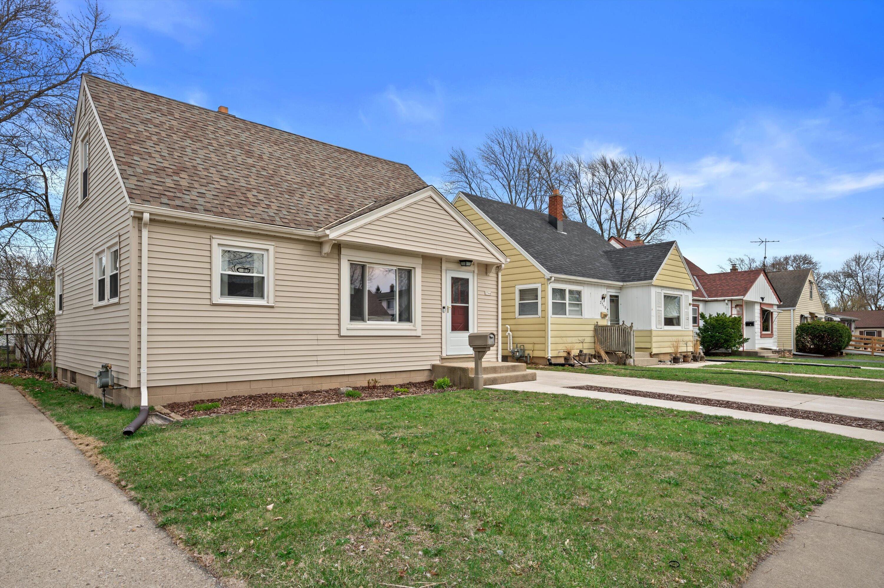 2744 South 71st Street Milwaukee, WI 53219 - Photo 5 of 23 Alt Front