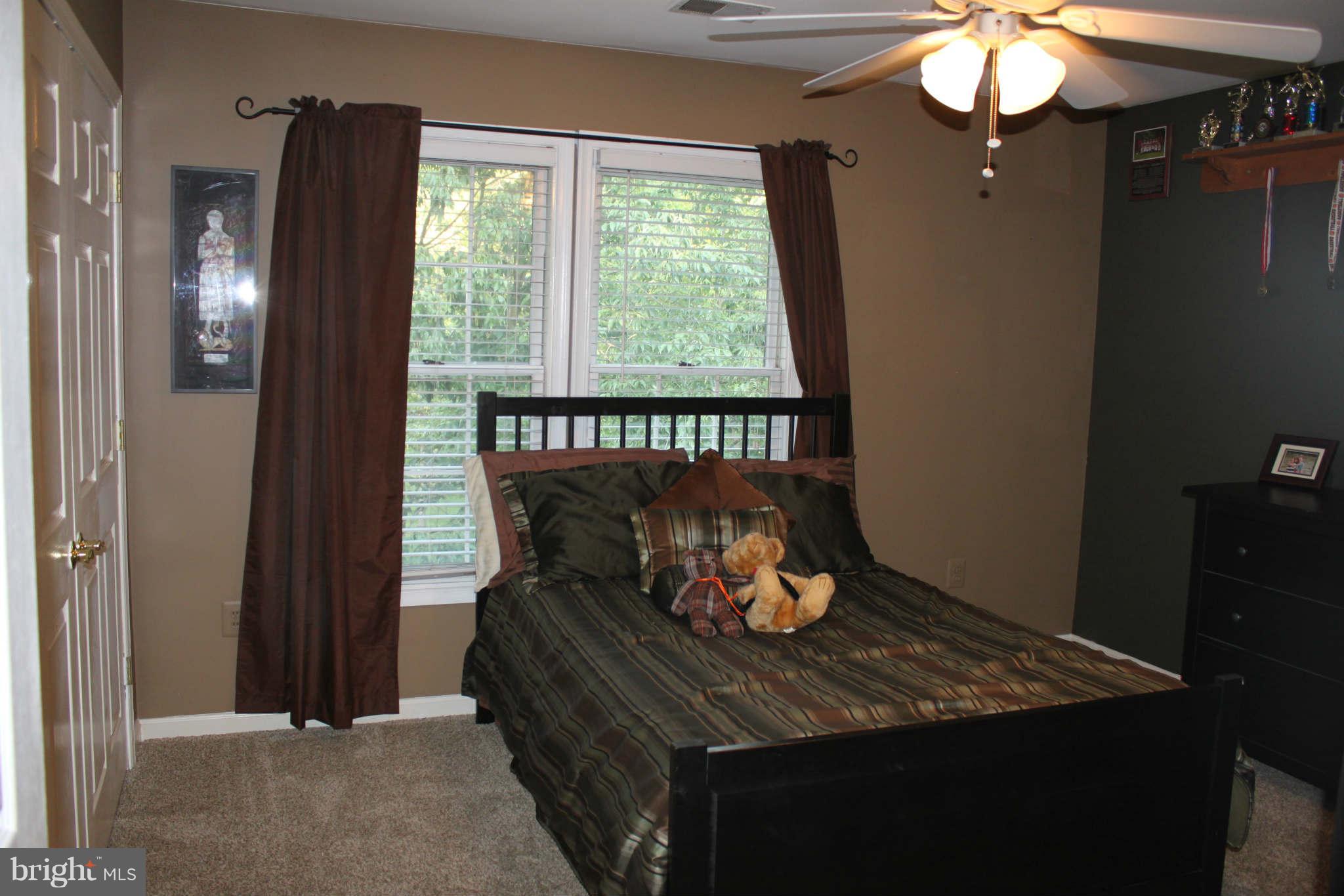 5815 Colchester Road Fairfax, VA 22030 - Photo 22 of 30 Bedroom