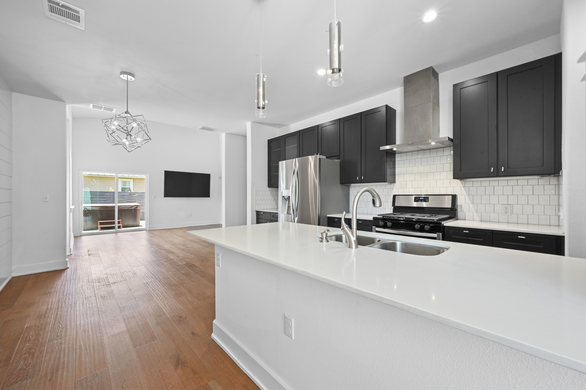 1409 Casey Street, Unit B Austin, TX 78704 - Photo 3 of 27