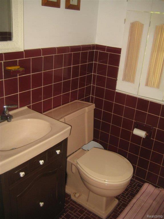 316 Cloverly Road Grosse Pointe, MI 48236 - Photo 13 of 24 029.JPG