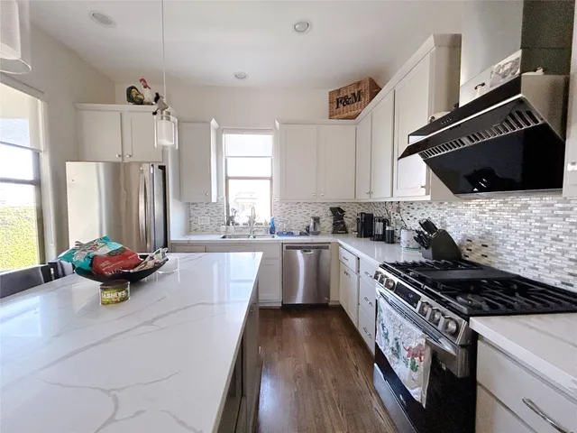 $3,790 | 939 Queen Annes Road, Houston, TX 77024