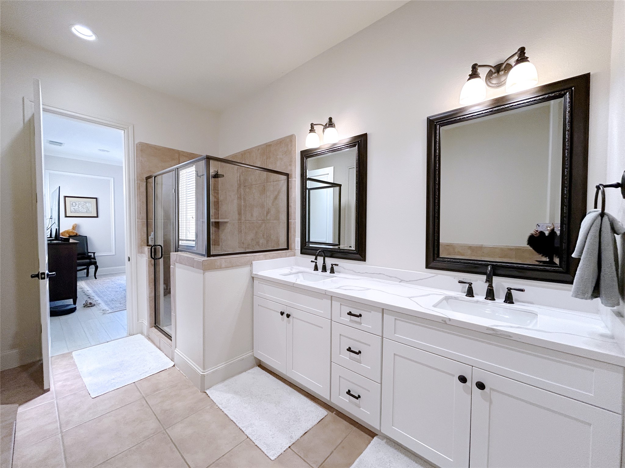 939 Queen Annes Road Houston, TX 77024 - Photo 31 of 40