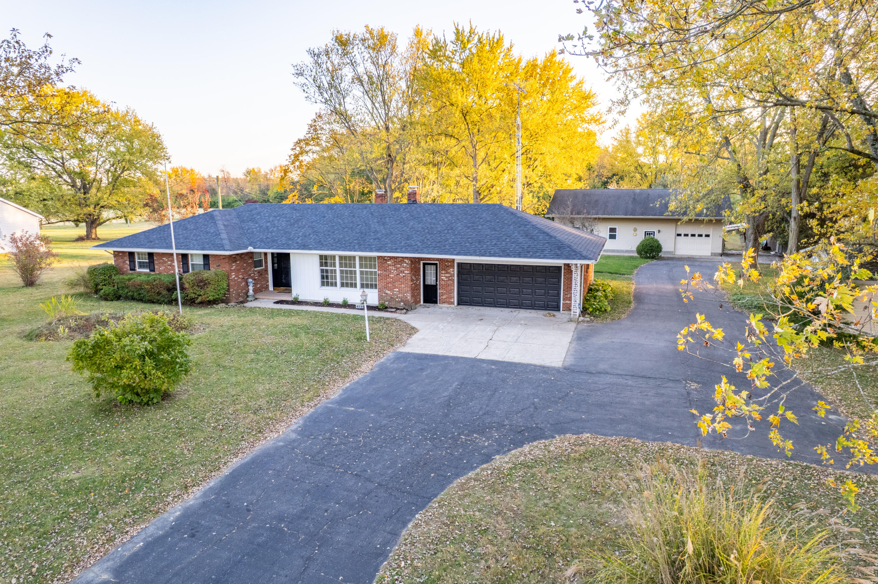 1301 Gearhart Road Sidney, OH 45365 - Photo 2 of 38