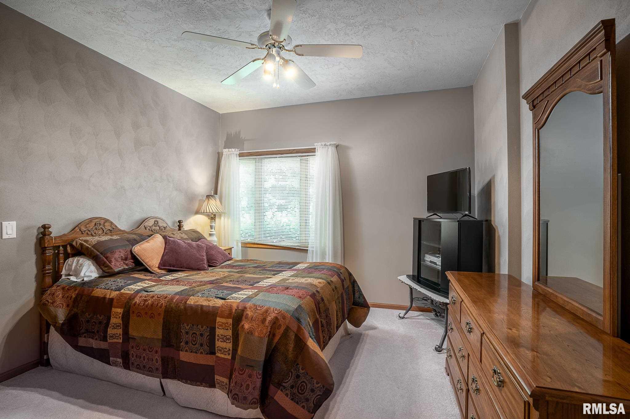 4419 Fairhaven Road Davenport, IA 52807 - Photo 20 of 29 Gallery Image 20