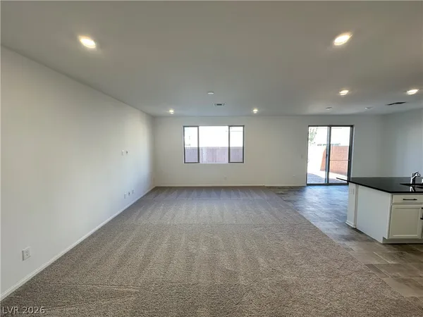 $2,450 | 7458 Lodano Avenue, Las Vegas, NV 89113