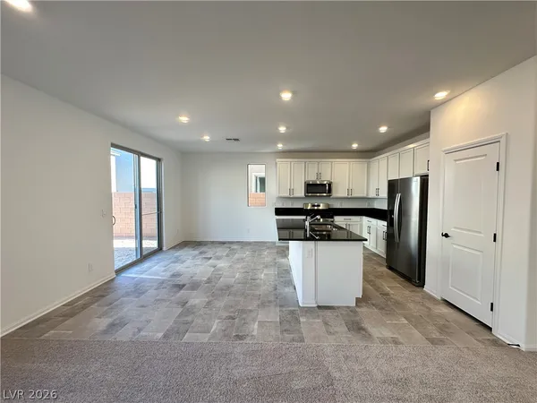 $2,450 | 7458 Lodano Avenue, Las Vegas, NV 89113